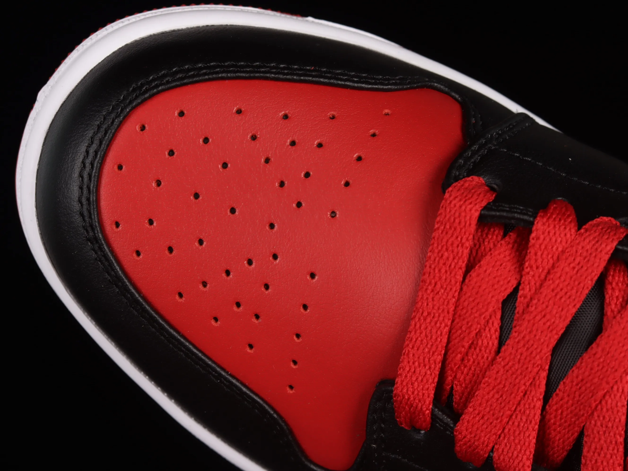 All categories Air Jordan Jordan series basketball shoes Air Jordan 1 Mid Air Jordan 1 Mid AJ1 Joe 1 black and red China basketball shoes DQ8426-060